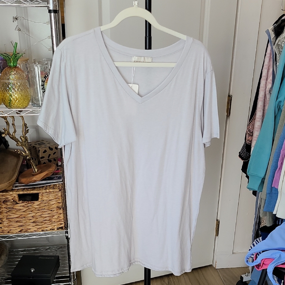 Zenana Outfitters Light Gray V-Neck Tee
